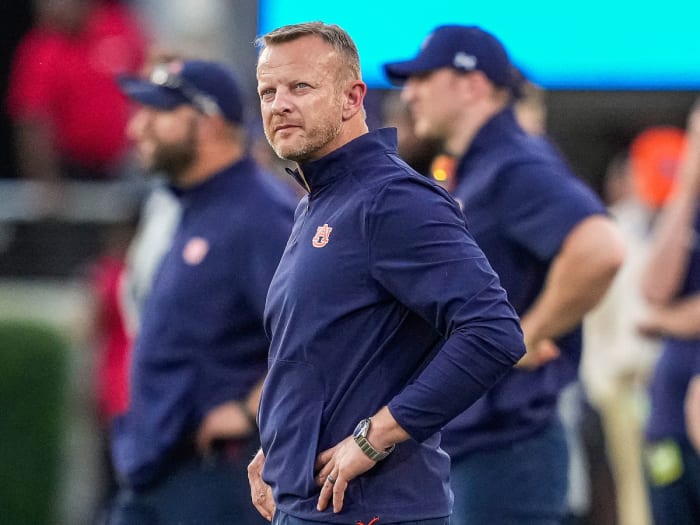 Bryan Harsin stands on the Auburn sideline